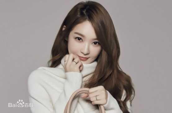 最新姜敏京(，Kang Min Kyung)性感图片