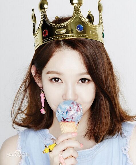 最新姜敏京(，Kang Min Kyung)性感图片