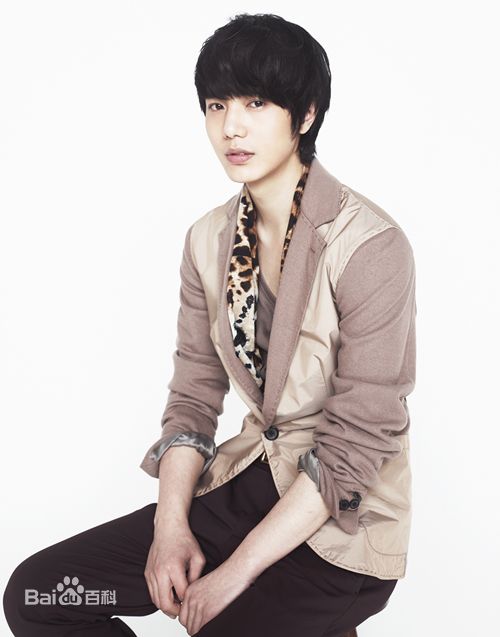 最优质金时厚(Kim Si-hoo)生活照