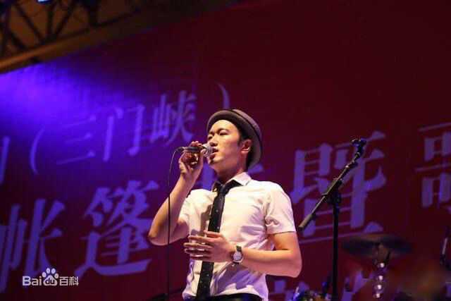 李明佑歌手前后照片