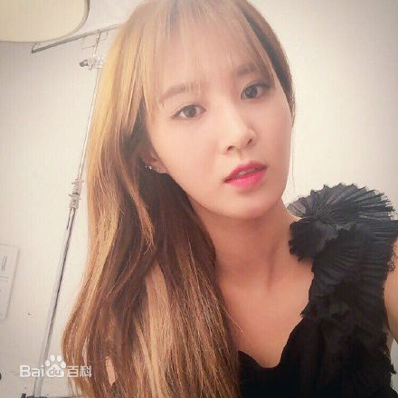 权俞利(，Kwon Yu Ri，クォンユリ)IG微博照片壁纸壁纸