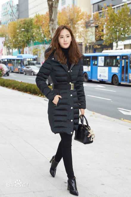 权俞利(，Kwon Yu Ri，クォンユリ)黑白时尚前后照片