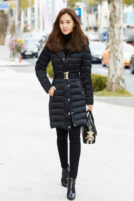 权俞利(，Kwon Yu Ri，クォンユリ)黑白时尚前后照片