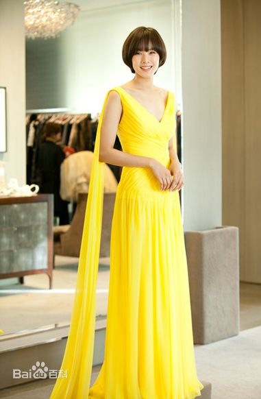 赵伦熙(，Cho Youn Hee)MBC QueeN前后照片