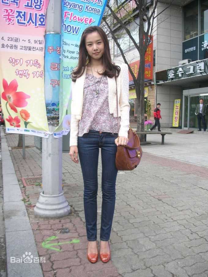 赵伦熙(，Cho Youn Hee)赵允熙个人生活图集壁纸壁纸