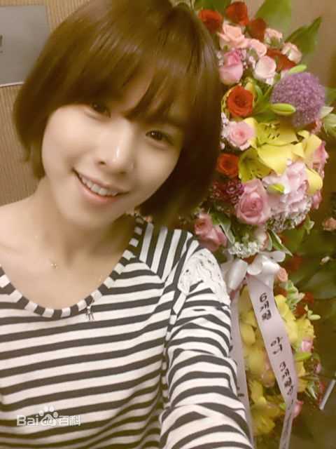 赵伦熙(，Cho Youn Hee)赵允熙个人生活图集壁纸壁纸