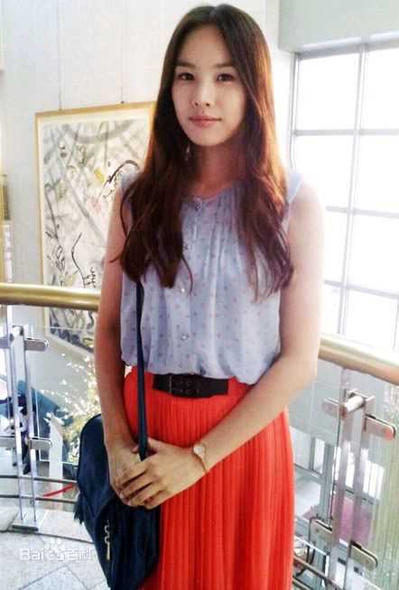 赵伦熙(，Cho Youn Hee)赵允熙个人生活图集壁纸壁纸