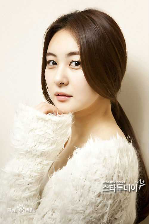 孙恩书(/Son Eun-seo)新闻采访前后照片