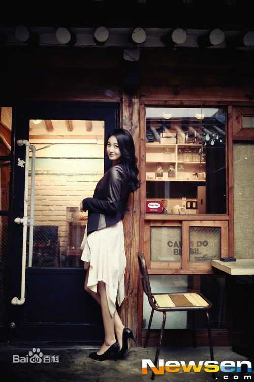 孙恩书(/Son Eun-seo)新闻采访前后照片