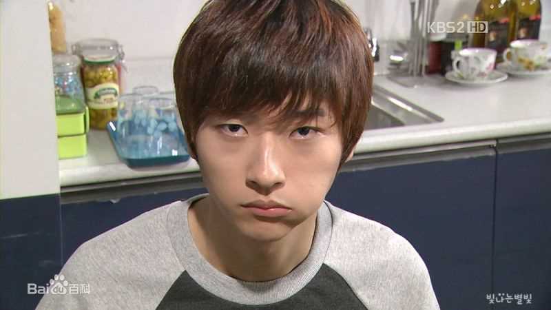 闵灿基(，Min Chan Ki)《闭嘴家族》精选剧照