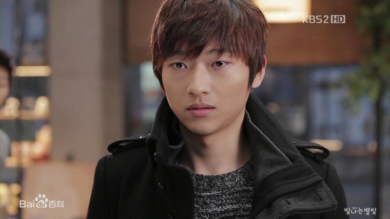 闵灿基(，Min Chan Ki)《闭嘴家族》精选剧照