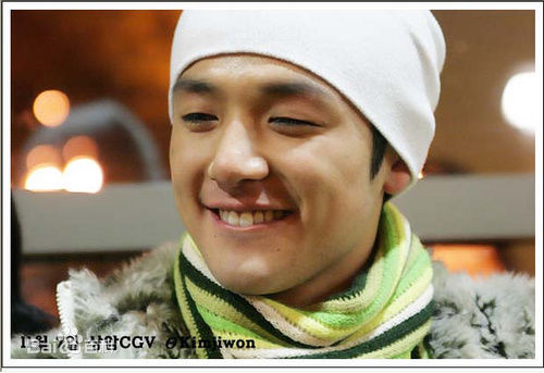 李英勋（又译李永勋）(，LeeYoungHoon)李英勋早期照片壁纸壁纸