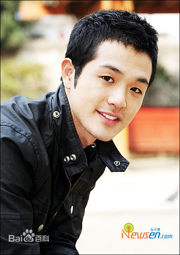 李英勋（又译李永勋）(，LeeYoungHoon)李英勋早期照片壁纸壁纸