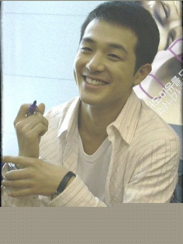 李英勋（又译李永勋）(，LeeYoungHoon)李英勋早期照片壁纸壁纸