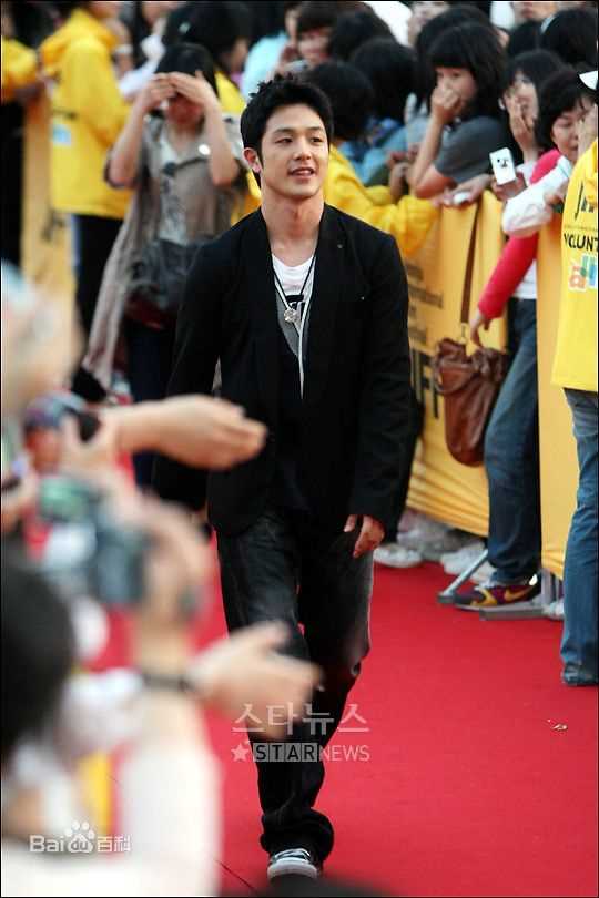 李英勋（又译李永勋）(，LeeYoungHoon)活动照片性感图片壁纸