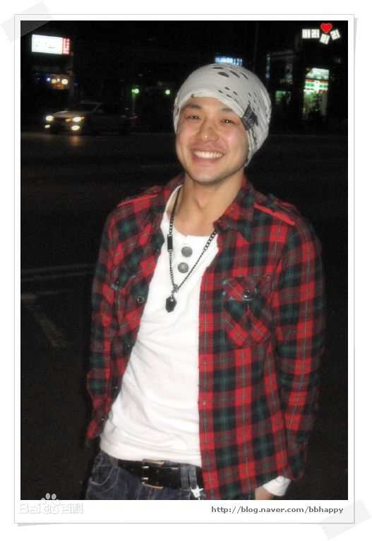 李英勋（又译李永勋）(，LeeYoungHoon)李英勋赴港活动照素颜照壁纸