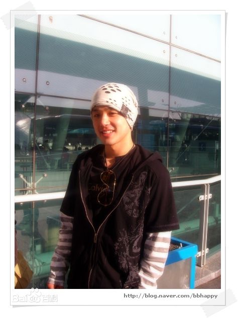 李英勋（又译李永勋）(，LeeYoungHoon)李英勋赴港活动照素颜照壁纸