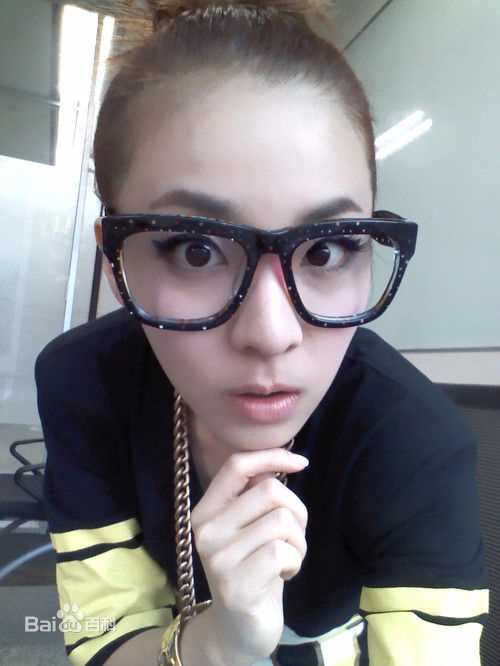 朴山多拉(，Sandara Park)童颜sandara前后照片