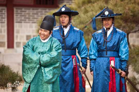 郑恩表()拥抱太阳的月亮(2012)生活照相册