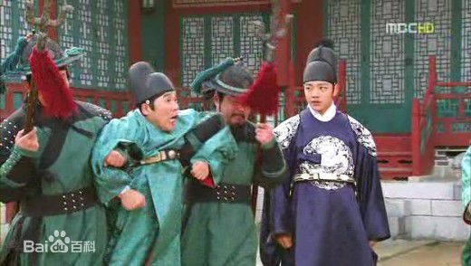 郑恩表()拥抱太阳的月亮(2012)生活照相册