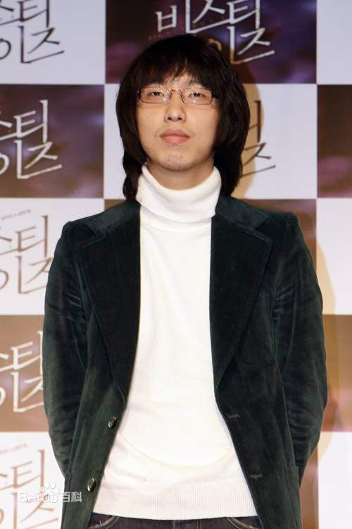 尹钟彬(Yoon Jong-bin)生活照