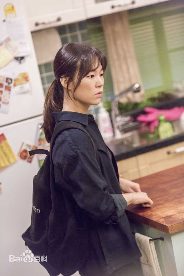 最新韩艺璃(Han Yeri)在出演《青春时代》中的图集