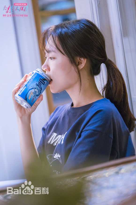 最新韩艺璃(Han Yeri)在出演《青春时代》中的图集