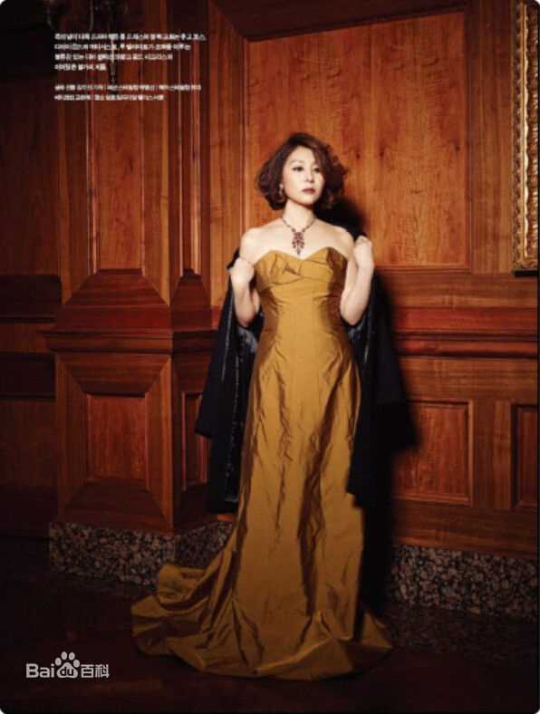 崔明吉()最新杂志采访壁纸