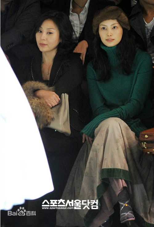 崔明吉()活动性感图片图集