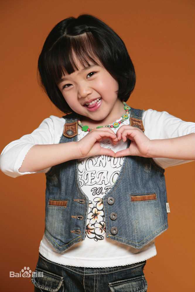 金香奇(，Kim Hyang Gi)儿时图片图集