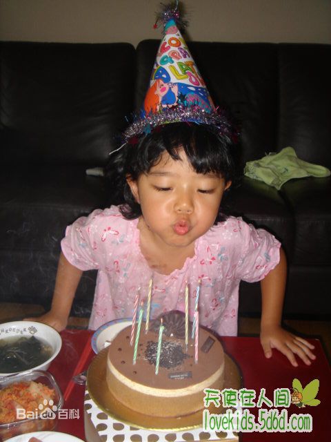 金香奇(，Kim Hyang Gi)儿时图片图集