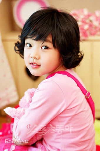 金香奇(，Kim Hyang Gi)儿时图片图集