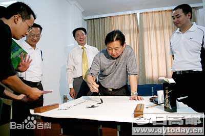 徐寅生前后照片