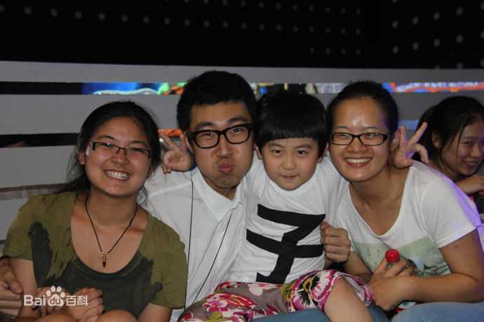 高宇阳(Kevin)阳阳录制浙江卫视“舞动好声音”栏目照片生活照