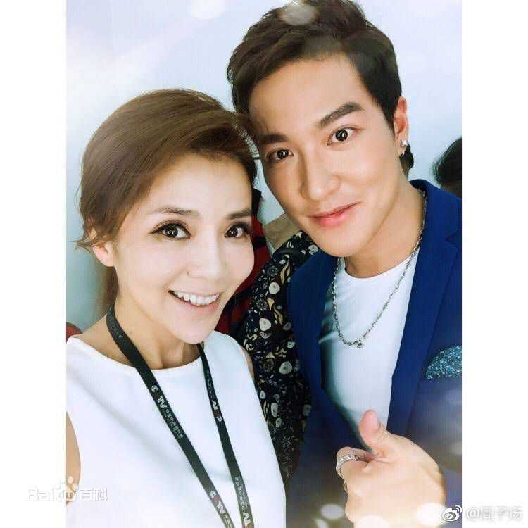 周子扬(Hinson Chou)图册生活照相册