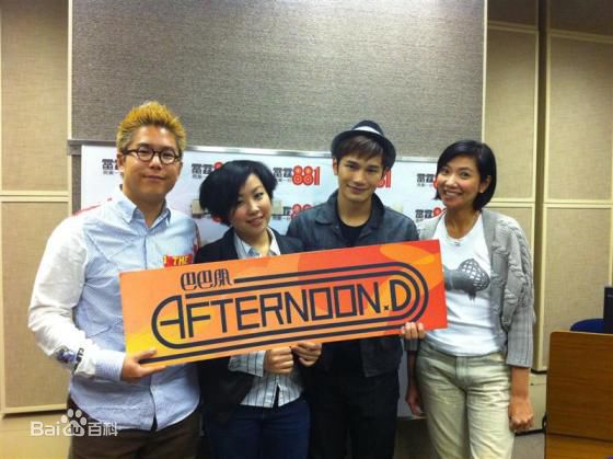 杨诗敏出席活动前后照片