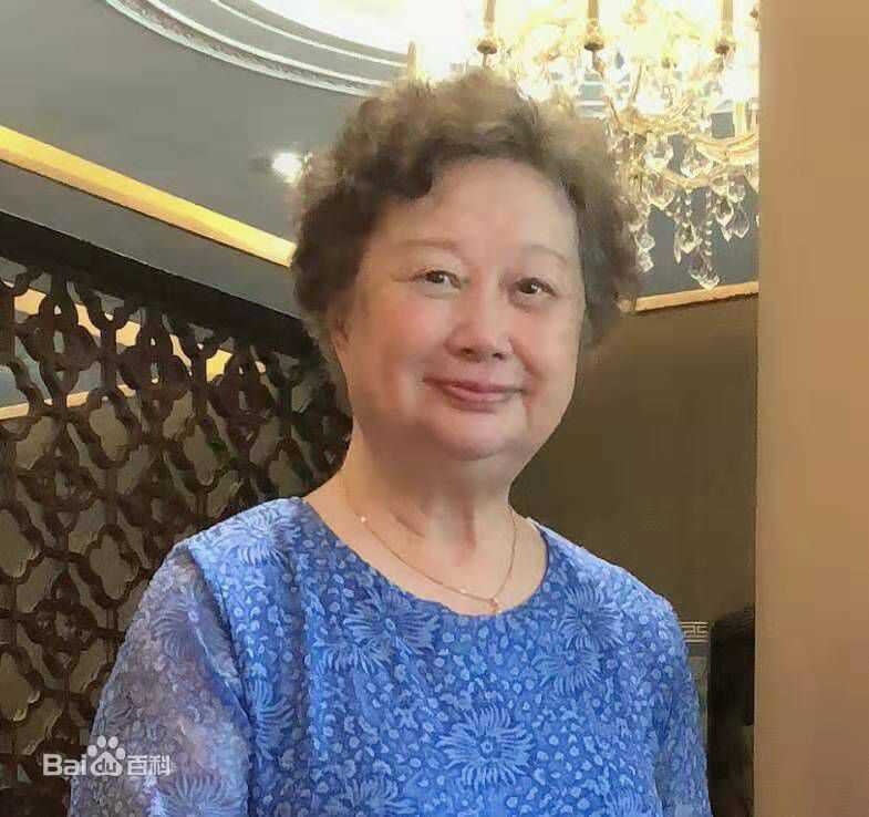 陆小雅生活照性感图片图集