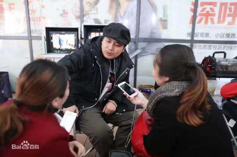 陈之月工作照四图册