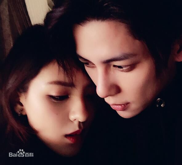 陈柏融与张予馨图册