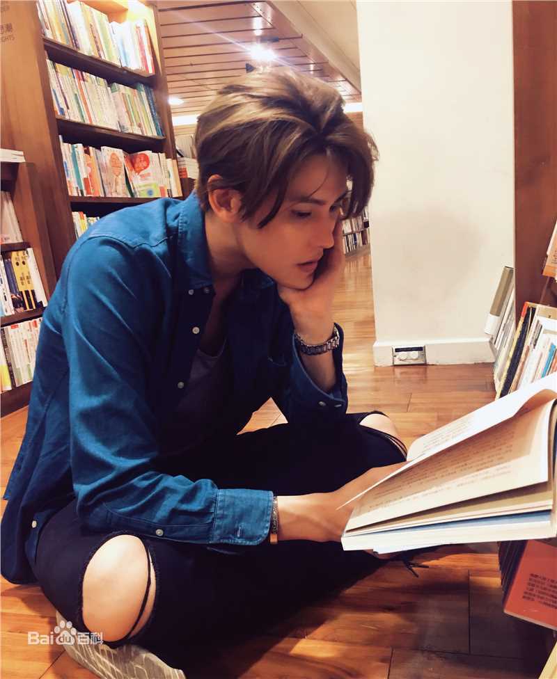 最优质陈柏融生活照