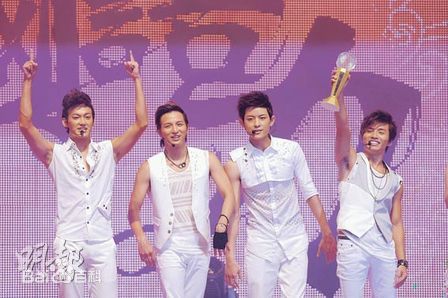 棒棒堂(LOLLIPOP)2010新城国语力颁奖礼素颜照壁纸