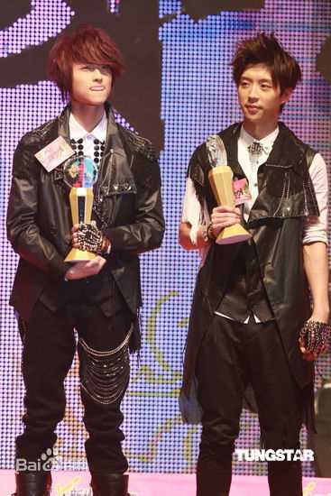 棒棒堂(LOLLIPOP)2010新城国语力颁奖礼素颜照壁纸