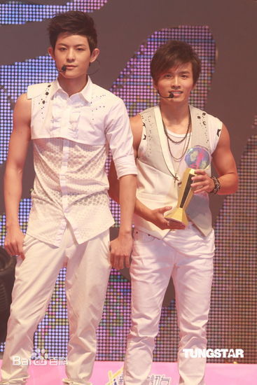 棒棒堂(LOLLIPOP)2010新城国语力颁奖礼素颜照壁纸