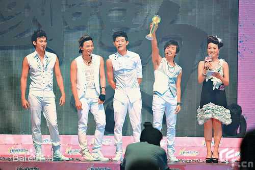 棒棒堂(LOLLIPOP)2010新城国语力颁奖礼素颜照壁纸