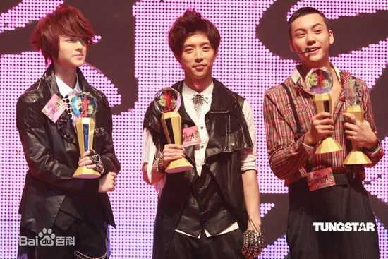 棒棒堂(LOLLIPOP)2010新城国语力颁奖礼素颜照壁纸