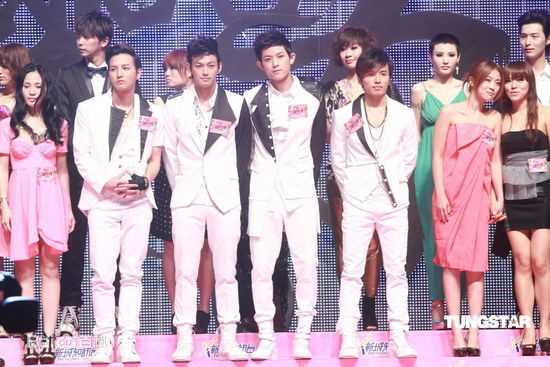 棒棒堂(LOLLIPOP)2010新城国语力颁奖礼素颜照壁纸