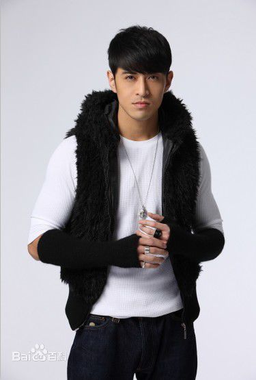 183Club祝钒刚前后照片