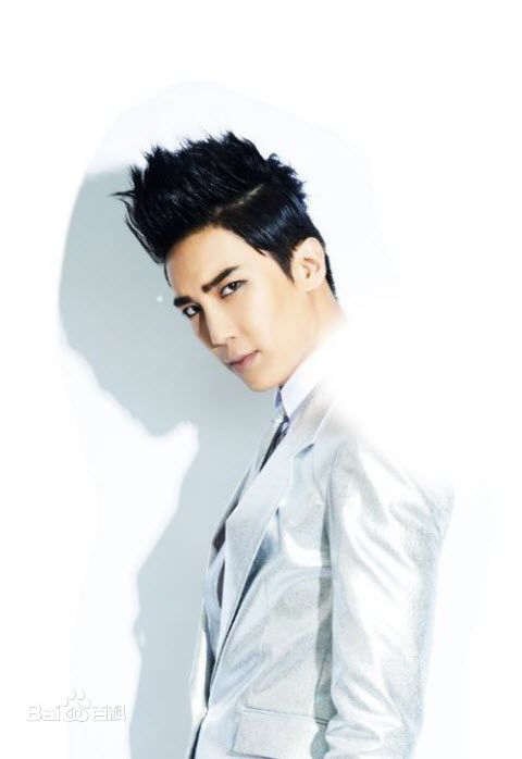 朴政珉<i>（正确官方名）</i>(Park Jung Minパクジョンミン)前后照片