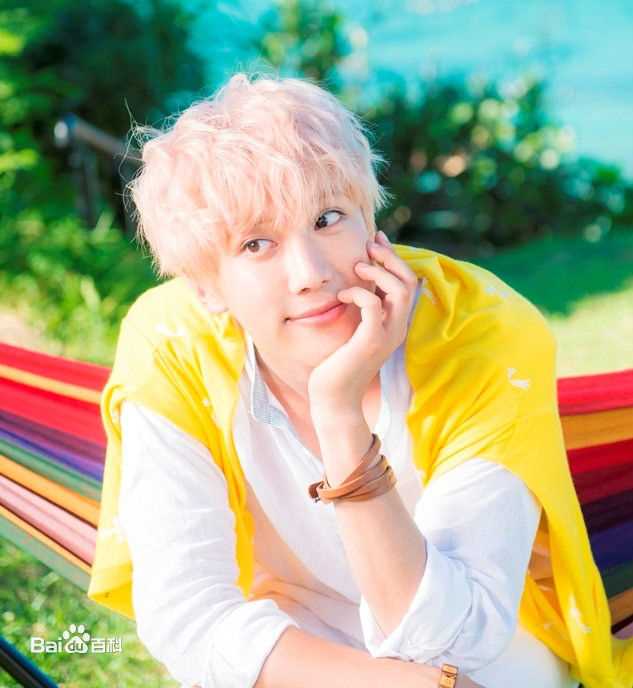 朴政珉<i>（正确官方名）</i>(Park Jung Minパクジョンミン)前后照片