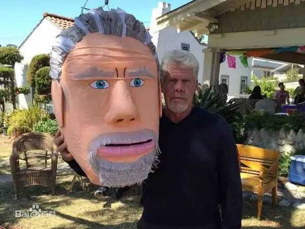 最全朗·普尔曼(Ron Perlman)素颜照